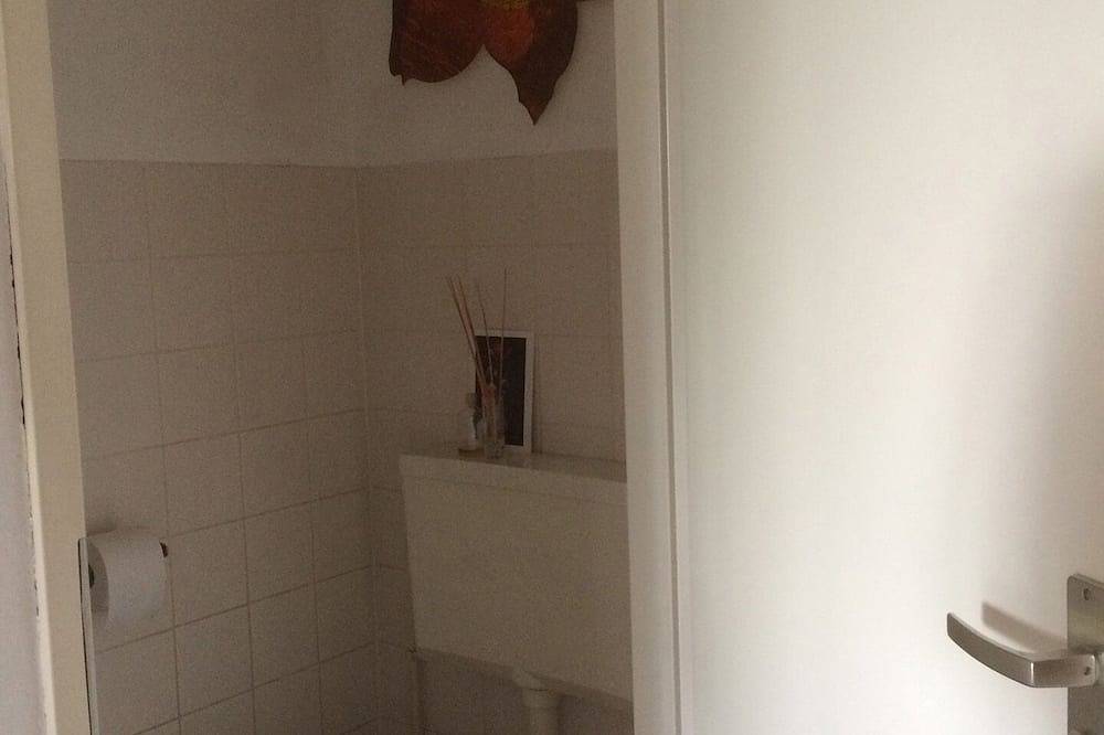 Ganze Wohnung, Geräumige 2-Zimmer-Wohnung am Wasser im Zentrum von Amsterdam. in Amsterdam Oost, Holländische Küste