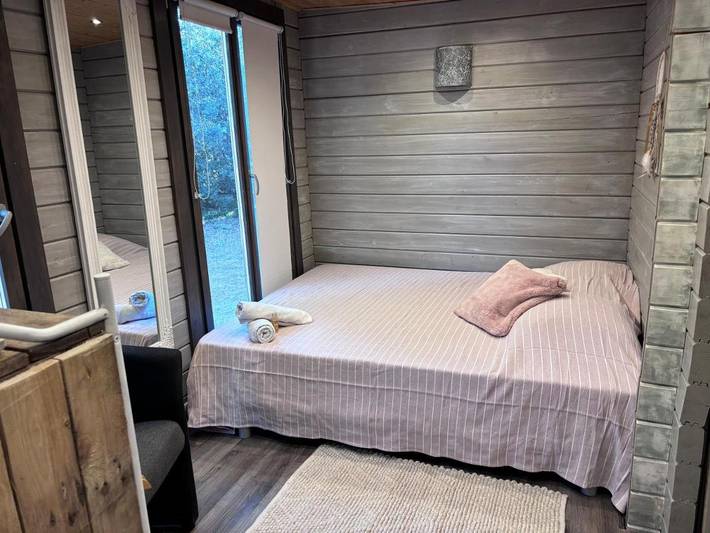 Gîte pour 2 personnes, avec jardin ainsi que piscine et jacuzzi à Aurons - 4