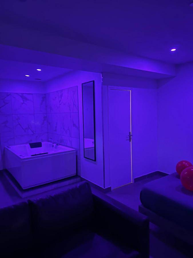 Gîte pour 2 personnes, avec Jacuzzi à Fleury-Mérogis