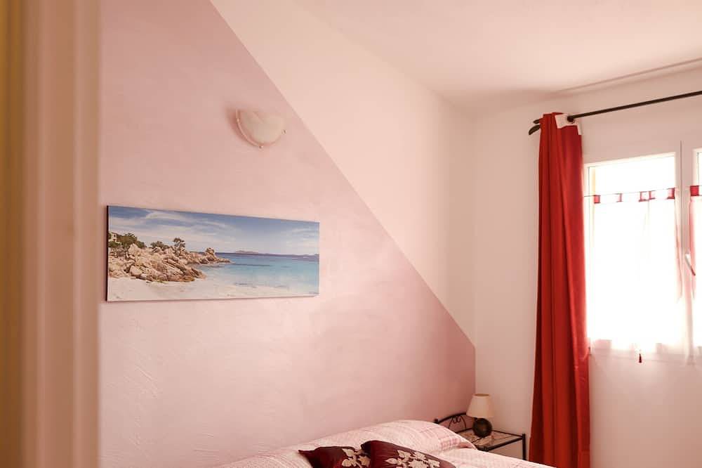 Jolie petite villa idéale pour profiter du Sud de la Corse au calme in Figari, Arrondissement de Sartène