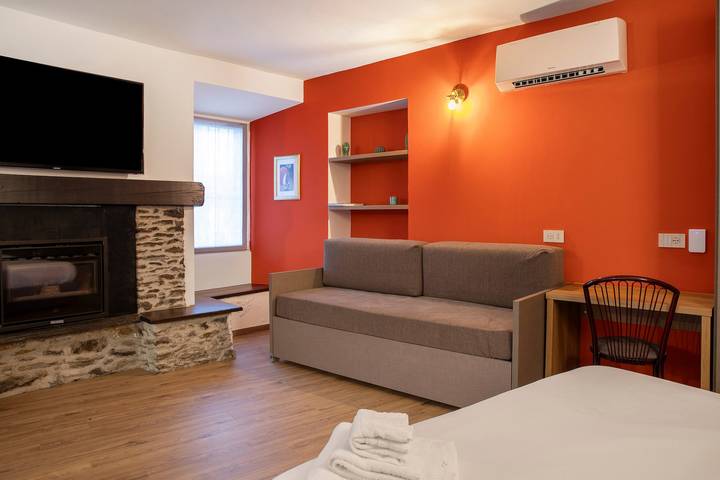 Holiday Home 'Rosso' with Mountain View, Wi-Fi and Air Conditioning in Torchione-Moia, Albosaggia