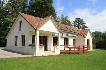 Gîte pour 15 personnes, avec jardin et terrasse à Souchez