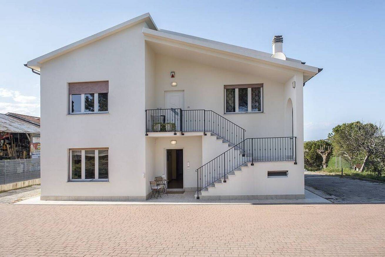 Apartamento entero, A11 - Varano, delightful three-room apartment with garden in Ancona, Riviera del Conero