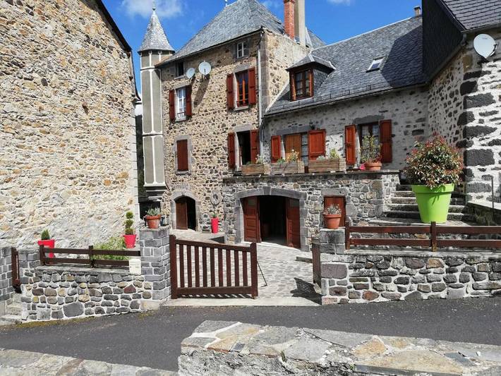Maison de vacances pour 5 personnes, avec Balcon et Terrasse ainsi que Jardin et Vue à Peyrusse (homonymie)
