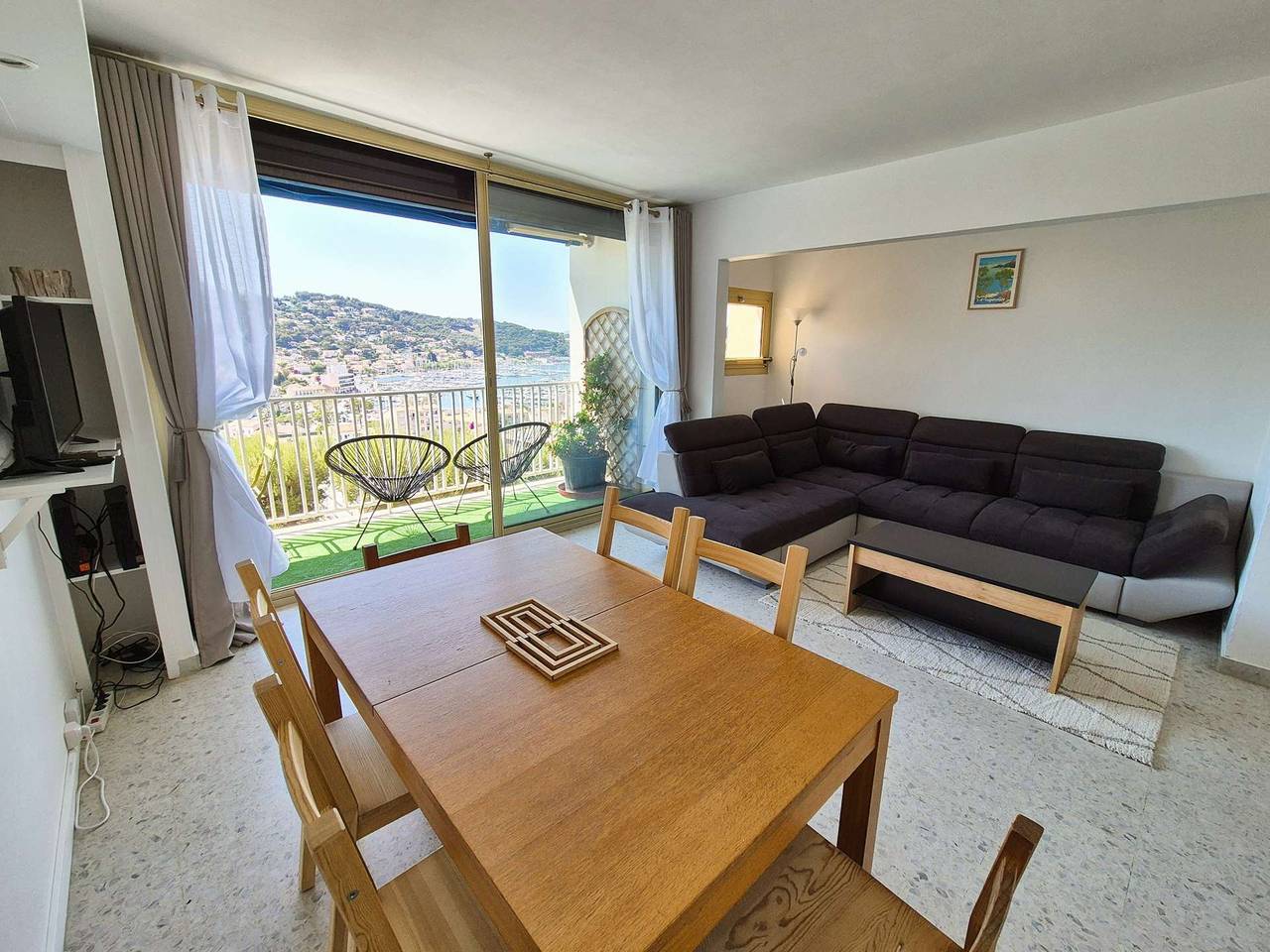 Appartement de vacances entier, Piscine, Wi-Fi, climatisation, garage privatif, terrasse, plages et commerces à pied in Saint-Mandrier-sur-Mer, Côte méditerranéenne (France)