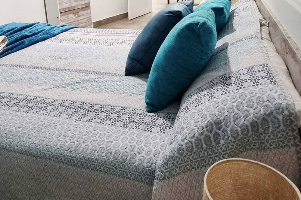 Entire apartment, La Galatea Apartment in Alcalá de Henares, Madrid Province