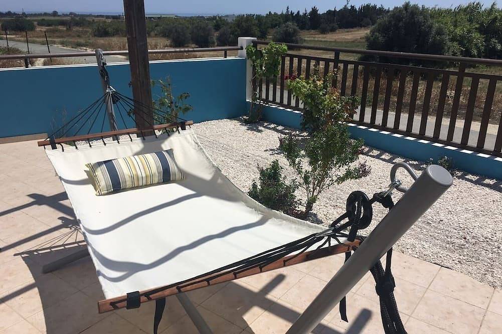 Ganze Wohnung, Luxusoase mit Garten nahe Strand und Flughafen in Tersefanou, Larnaca Bezirk