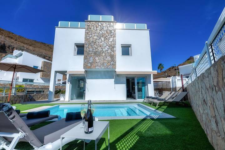 Villa voor 6 personen, with Balkon and Terras as well as Tuin and Zwembad in Pueblo de Tauro
