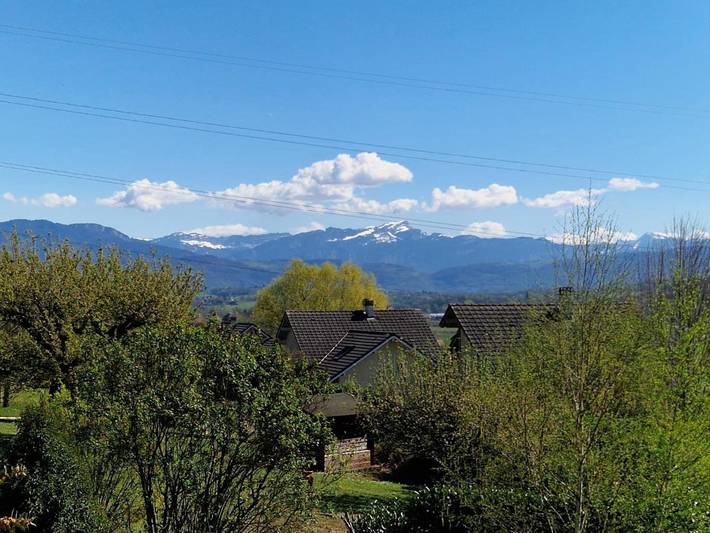 Gîte pour 5 personnes, avec vue et terrasse à Saint-Genix-sur-Guiers - 2