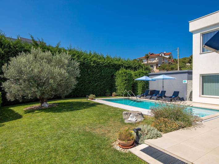 Ferienhaus für 10 Personen, mit Pool und Garten sowie Terrasse in Rijeka - 4