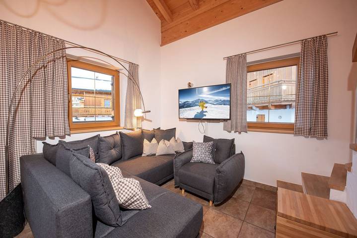 Ferienhaus für 10 Personen, mit Balkon und Terrasse sowie Garten und Ausblick in Hochkrimml