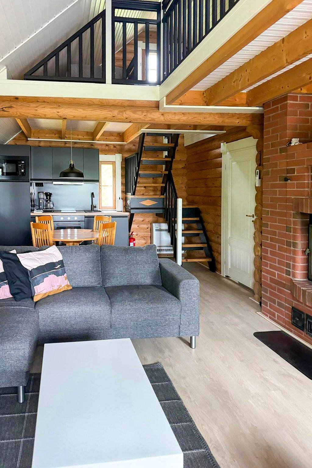 Metsä-pihlaja in Kinnula, Finlande occidentale