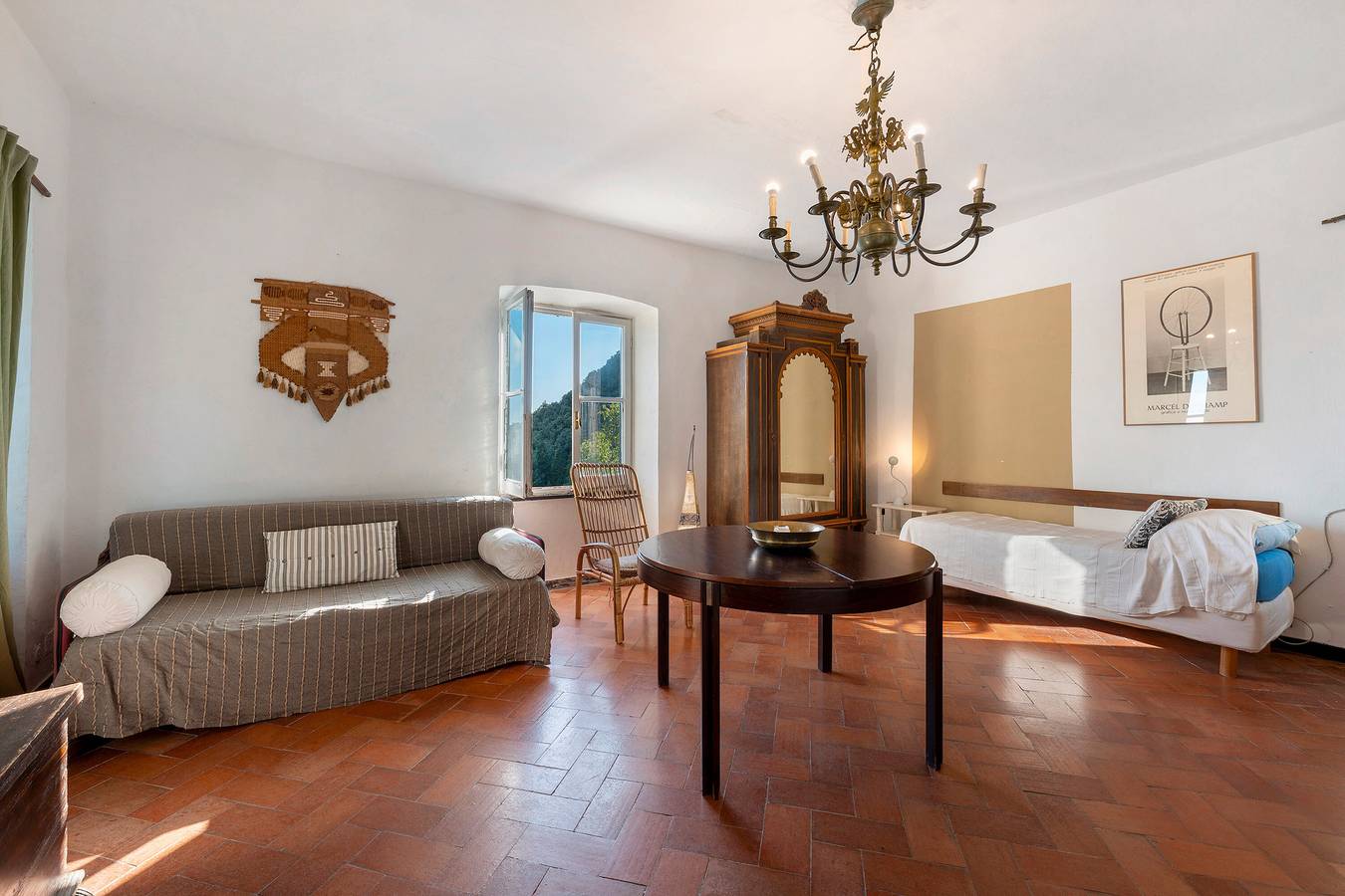 Appartamento intero, Appartamento con vista mare e giardino in comune in Castiglione Chiavarese, Riviera di Levante