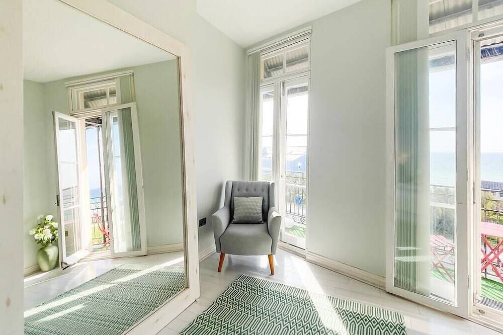 Entire apartment, Seaview Apartment by Turner Contemporary, Margate By Adliv in Botany Bay, Kent