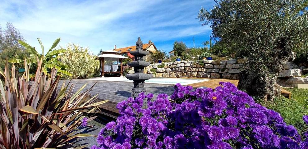Location de vacances pour 4 personnes, avec balcon ainsi que piscine et jacuzzi à Curemonte - 3