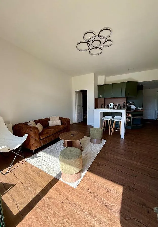 Apartamento de vacaciones para 2 personas, con jardín y piscina además de vistas y balcón - 1
