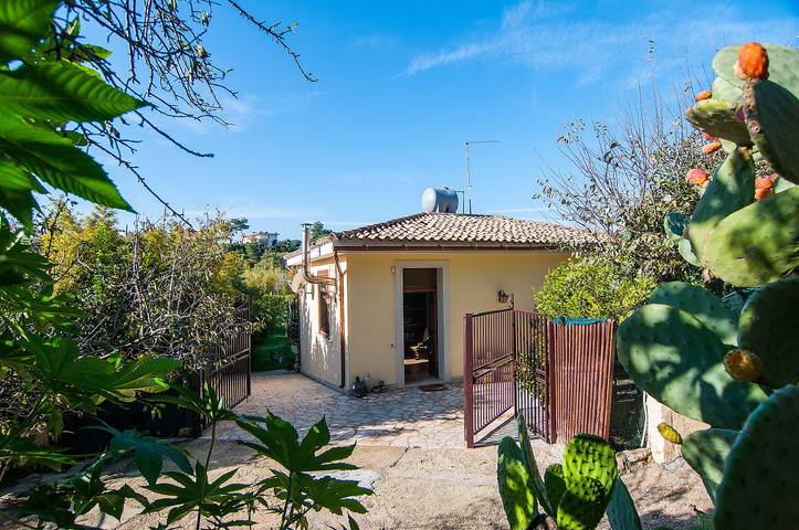 Bungalow für 6 Personen, mit Garten und Terrasse in Süditalien - 2