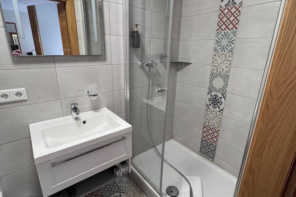 Ganze Wohnung, Komfortables Einzelzimmer im historischen Stadtkern von Heidenheim in Heidenheim (Mittelfranken), Altmühltal