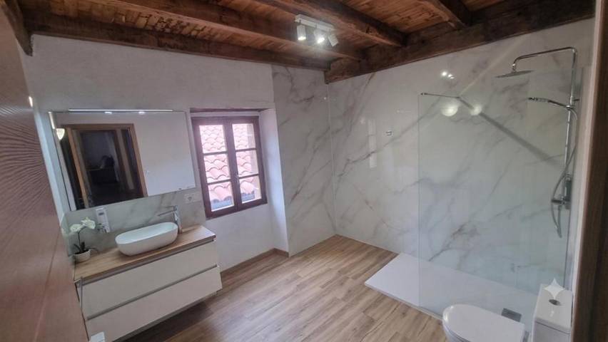 Casa de vacaciones para 10 personas, con Balcón y Jacuzzi además de Terraza y Jardín en Navarra - 2