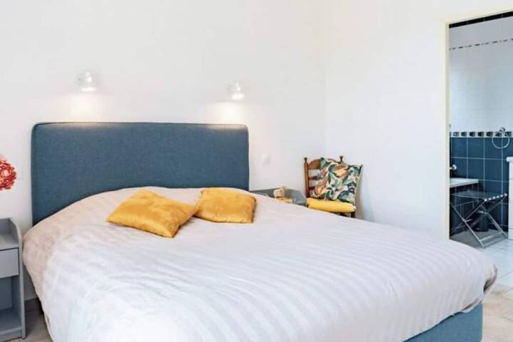 Location de vacances pour 6 personnes, avec jardin ainsi que terrasse et jacuzzi, animaux acceptés à Félines-Minervois - 2