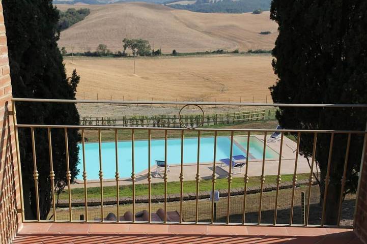 Ferienwohnung für 4 Personen, mit Terrasse und Pool sowie Garten - 1