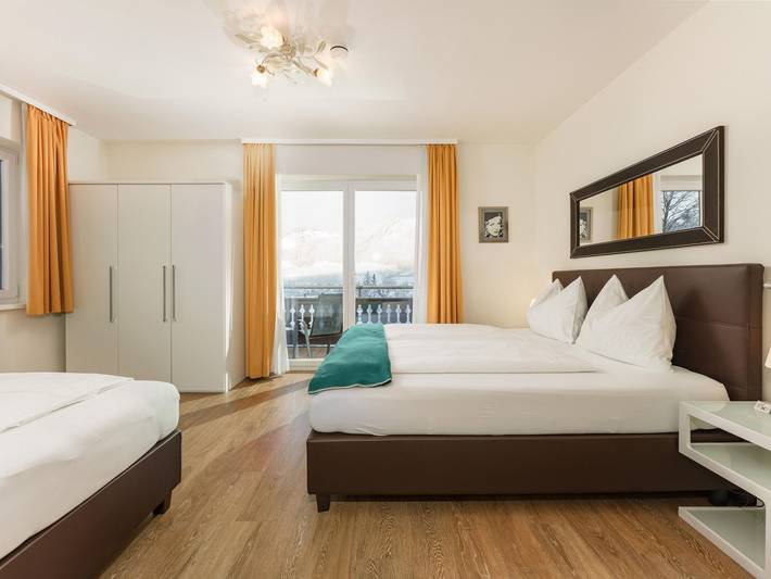 Ferienwohnung für 5 Personen, mit Balkon und Terrasse sowie Garten in Schladming