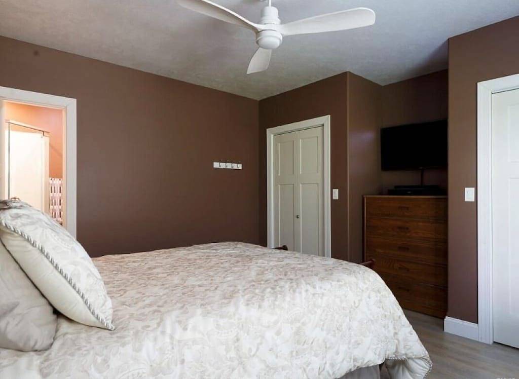 Peaceful Private Waterfront Home in Jefferson County (NY)