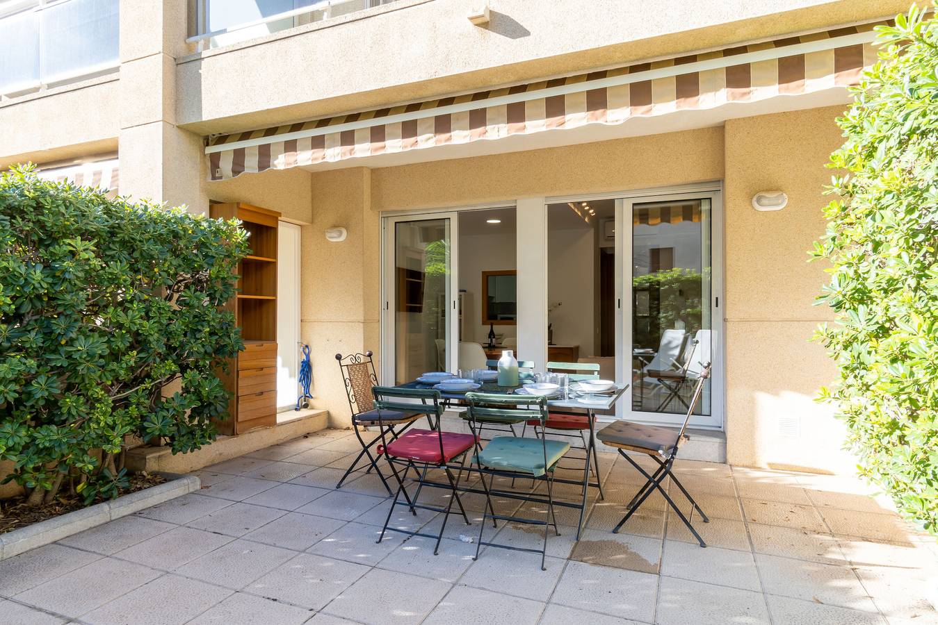 Entire apartment, Holiday apartment for 6 people with terrace in La Pineda, Platja de la Pineda