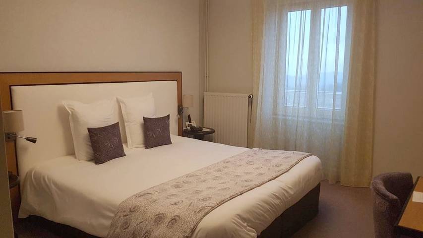 Hôtel pour 2 personnes, avec vue et terrasse à Panissières - 3