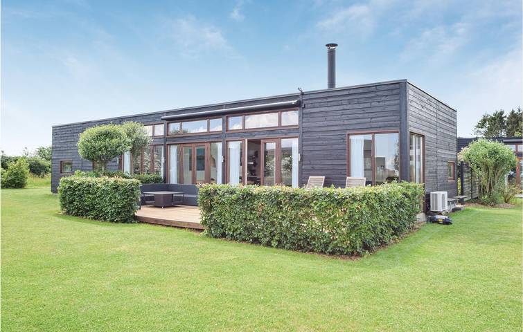 Ferienhaus für 8 Personen, mit Whirlpool und Terrasse sowie Garten in Mørkholt