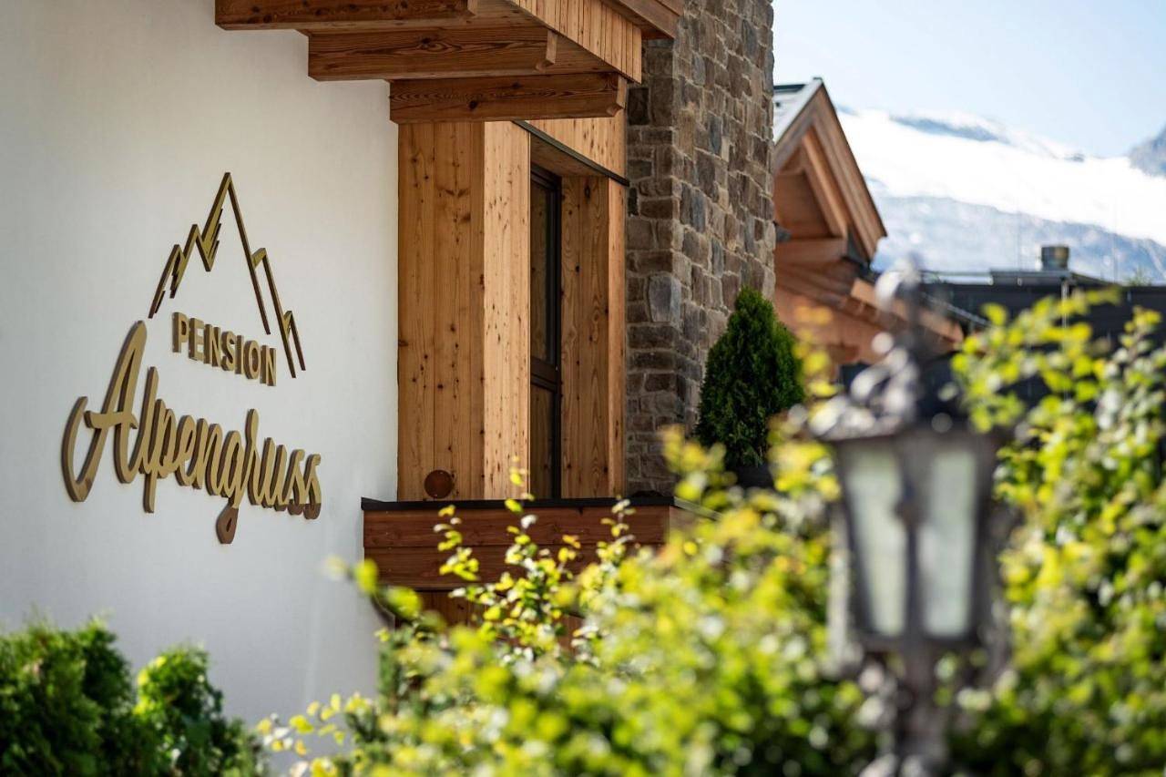 Hotel Pension Alpengruß in Tuxer Alpen, Hintertux