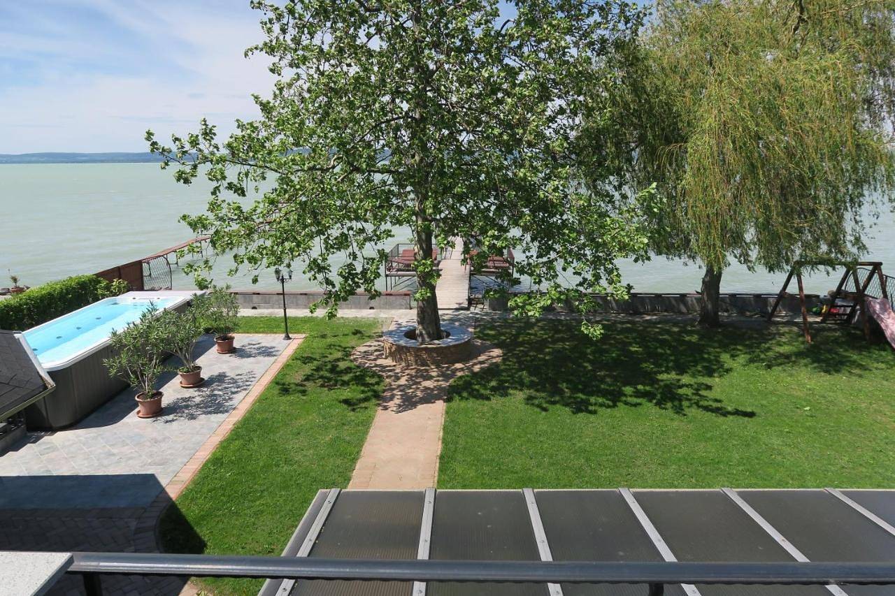Gránit Villa - freshly renovated in Balatonszárszó, Zuidelijke oever van het Balatonmeer