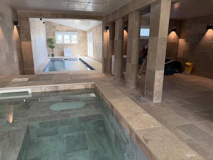 Location de vacances pour 15 personnes, avec Balcon et Jacuzzi ainsi que Terrasse et Jardin dans Frignicourt
