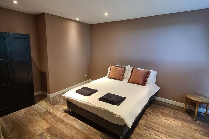 Location de vacances pour 12 personnes, avec Terrasse et Jardin à Humières - 3