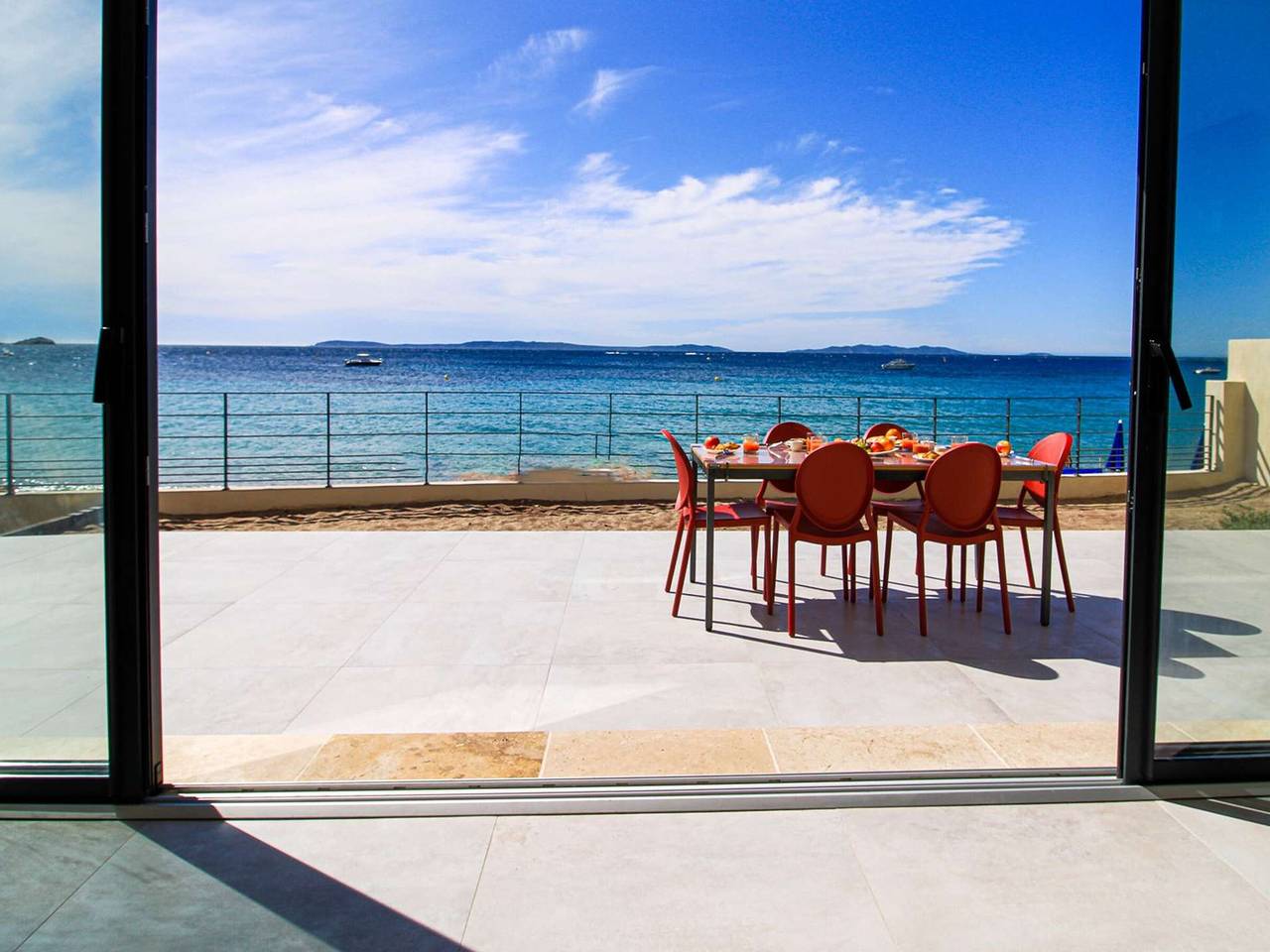 Appartement entier, Appartement d'exception à Cavalière, terrasse pied dans l'eau, 6 pers. in Cavalière, Le Lavandou