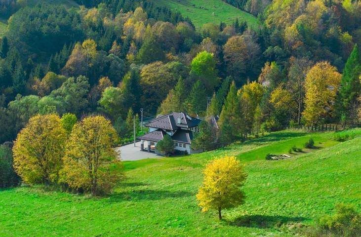 Dom dla 13 osób, z sauna i ogród oraz taras i widok w Kamianna