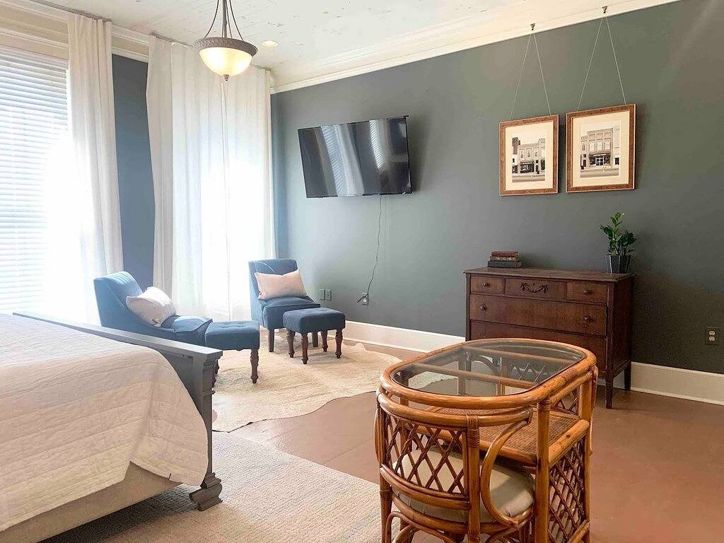 Archer Suite- Remedies Inn historic downtown in Monroe County (TN)