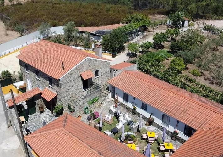 Casa de férias para 2 pessoas, com jardim e piscina e ainda vista em Vila de Rei