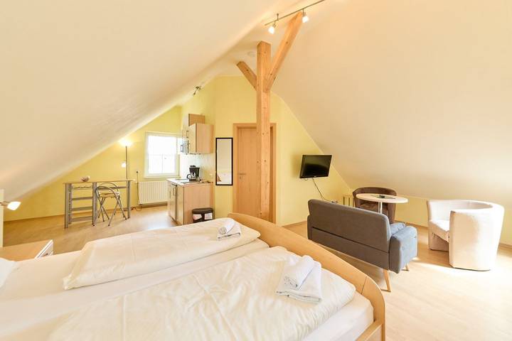 Ferienwohnung für 2 Personen, mit Garten und Ausblick