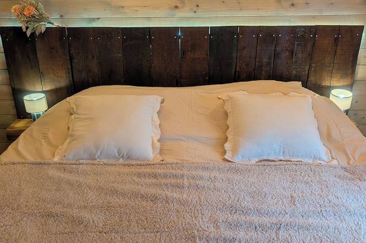 Large authentic Ossau Valley house, mountain views, 1h from Lourdes in Béost, Béarn