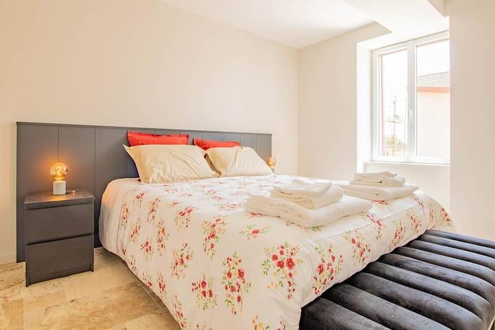 Location de vacances pour 14 personnes, avec jacuzzi ainsi que sauna et jardin à Iguerande - 2