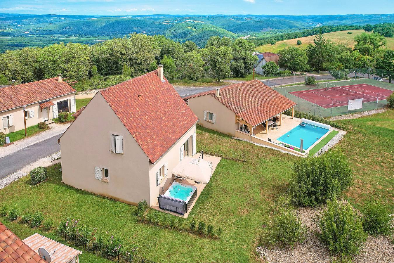 Domaine de Lanzac — Villa 6p. 2 bathr. jacuzzi detached in Lanzac, Quercy