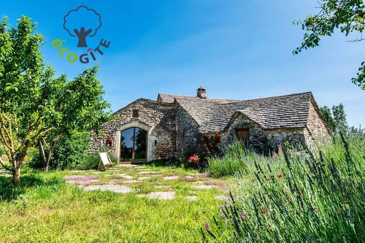Gîte pour 2 personnes, avec piscine et jardin dans les Gorges du Tarn
