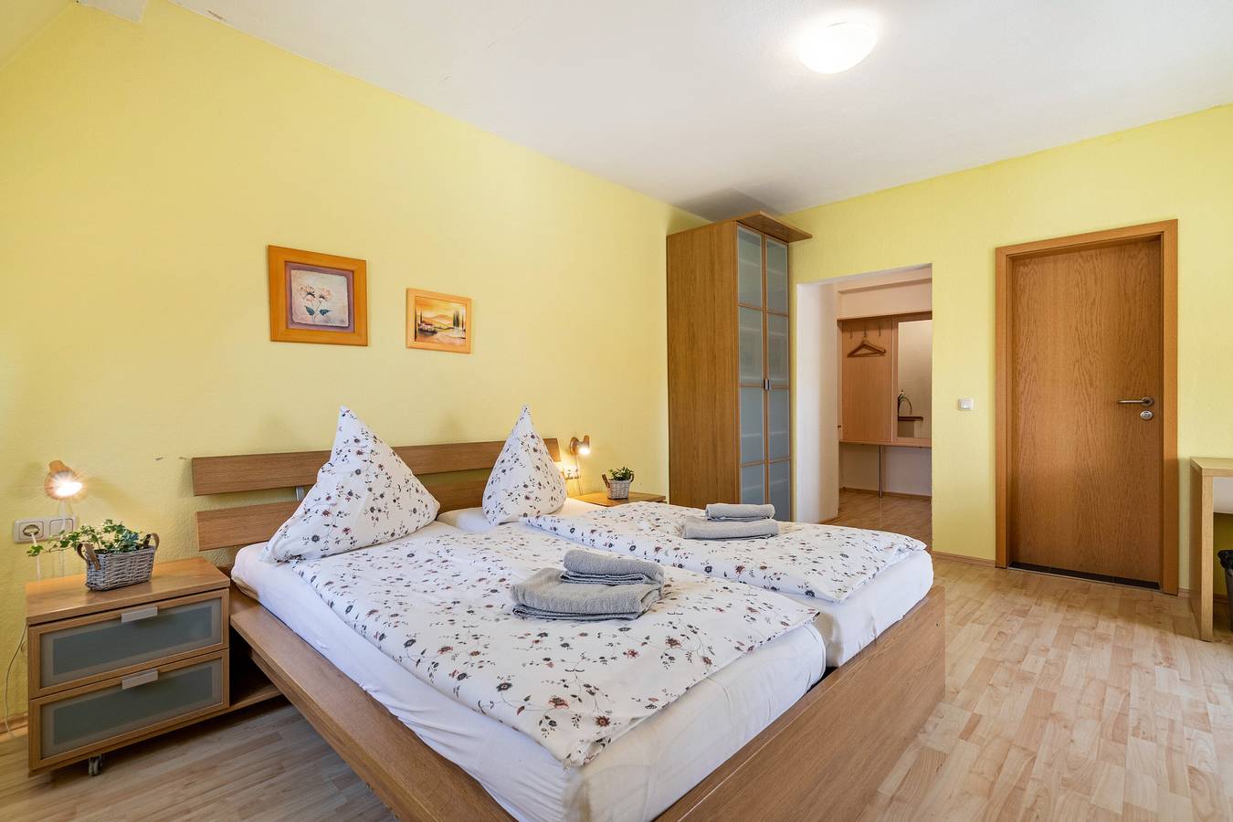 Room 'Zimmer 'Sonnengruß'' with Wi-Fi in Meißen, Region Meissen