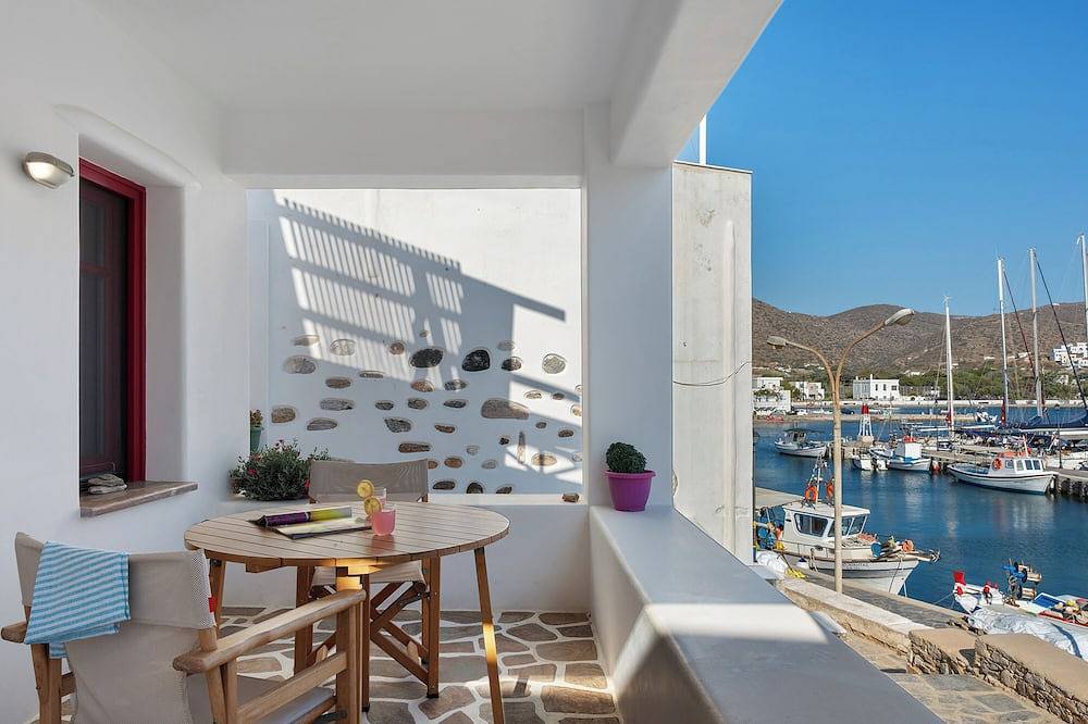 Entire apartment, Apartment 'Nicolas House 2' with Sea View, Private Terrace and Air Conditioning in Amorgos