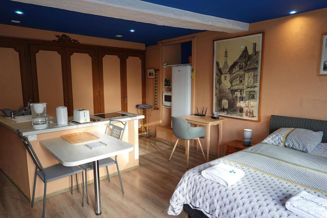 Appartement entier, One-Bedroom Apartment in Bourbon-Lancy, Région de Charolles