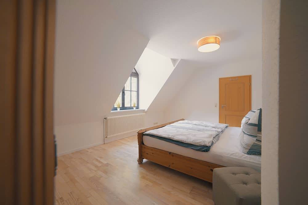 Ferienhaus \"Mien Huus an See\" mit Seezugang Bootssteg und Bademöglichkeit in Güstrow, Mecklenburgische Seenplatte