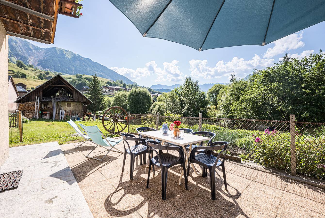 Casa de vacaciones 'Pré-vernay' con vistas a la montaña, terraza privada y jardín compartido in Saint-Jean-d'Arves, Región de Saint-Jean-de-Maurienne