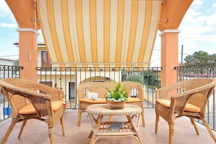 Appartamento per 5 persone, con terrazza in Girasole