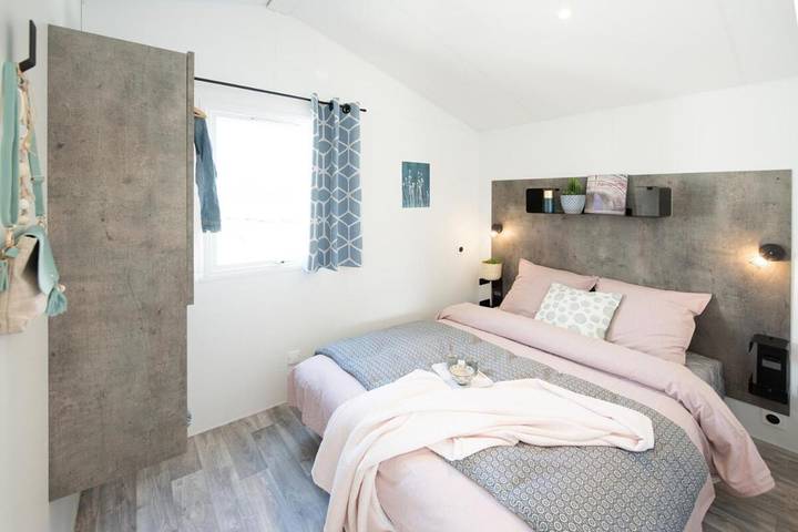 Location de vacances pour 6 personnes, avec piscine et terrasse, animaux acceptés à Gouville-sur-Mer - 2